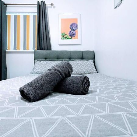 Апартаменты City Centre Comfort Нортхемптон Экстерьер фото